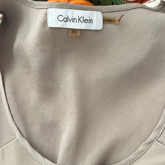 Calvin Klein sleeveless dress shirt - Picture 8 of 9